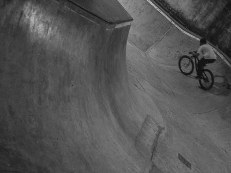 Freestyle Bicycle in the skate park